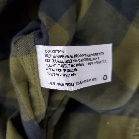 Boy's Cat & Jack Plaid Button Up Shirt - Picture 4 of 6